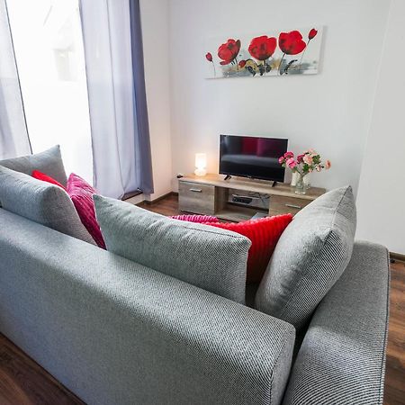 Galeria Italiana Apartments Вроцлав Экстерьер фото