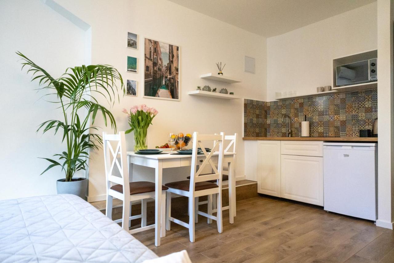 Galeria Italiana Apartments Вроцлав Экстерьер фото