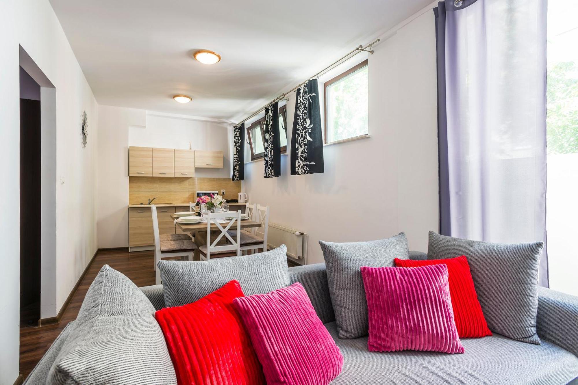 Galeria Italiana Apartments Вроцлав Экстерьер фото