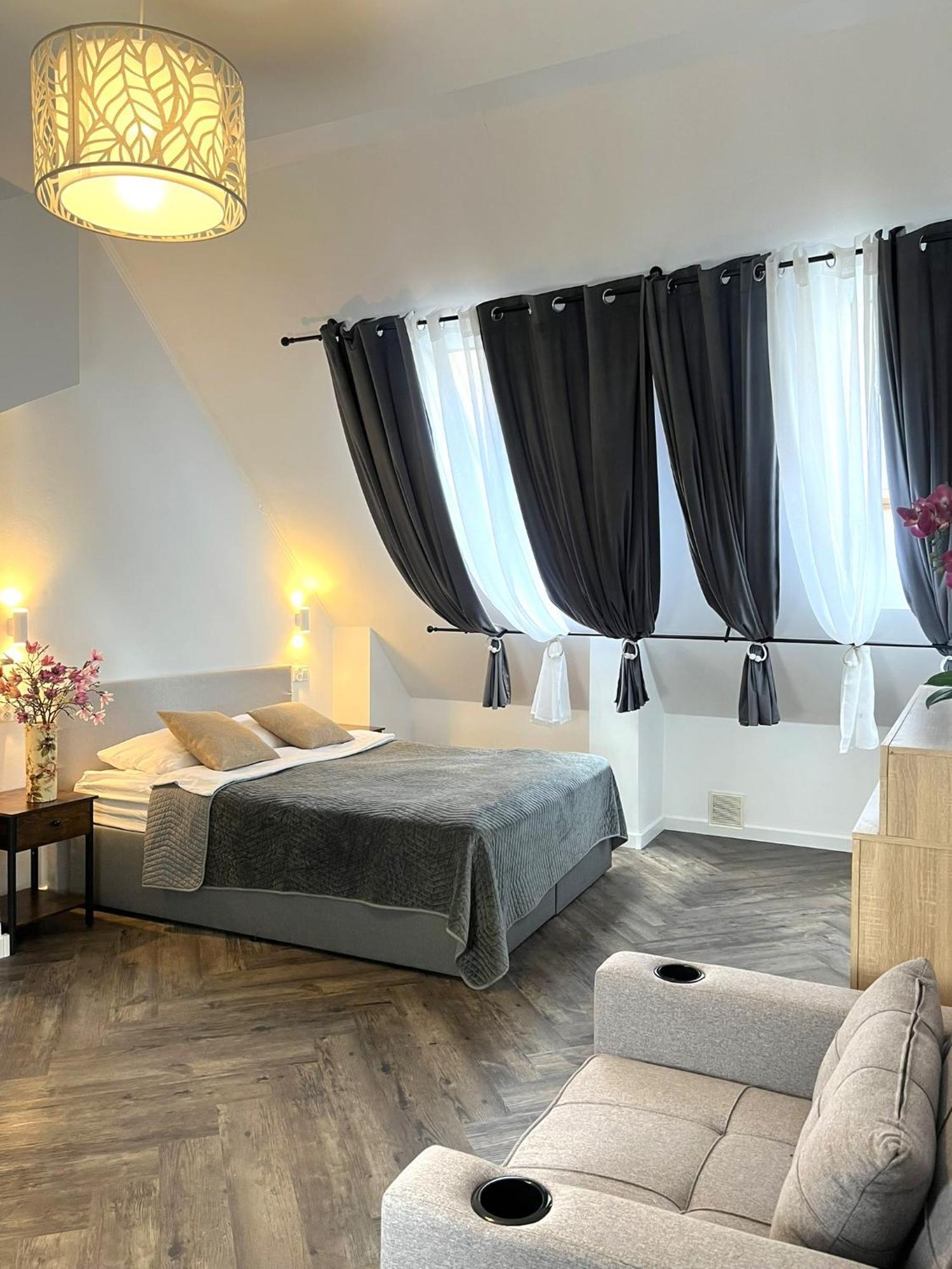 Galeria Italiana Apartments Вроцлав Экстерьер фото