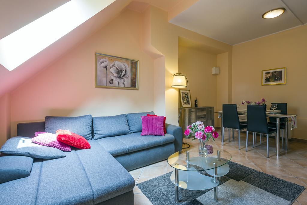 Galeria Italiana Apartments Вроцлав Экстерьер фото